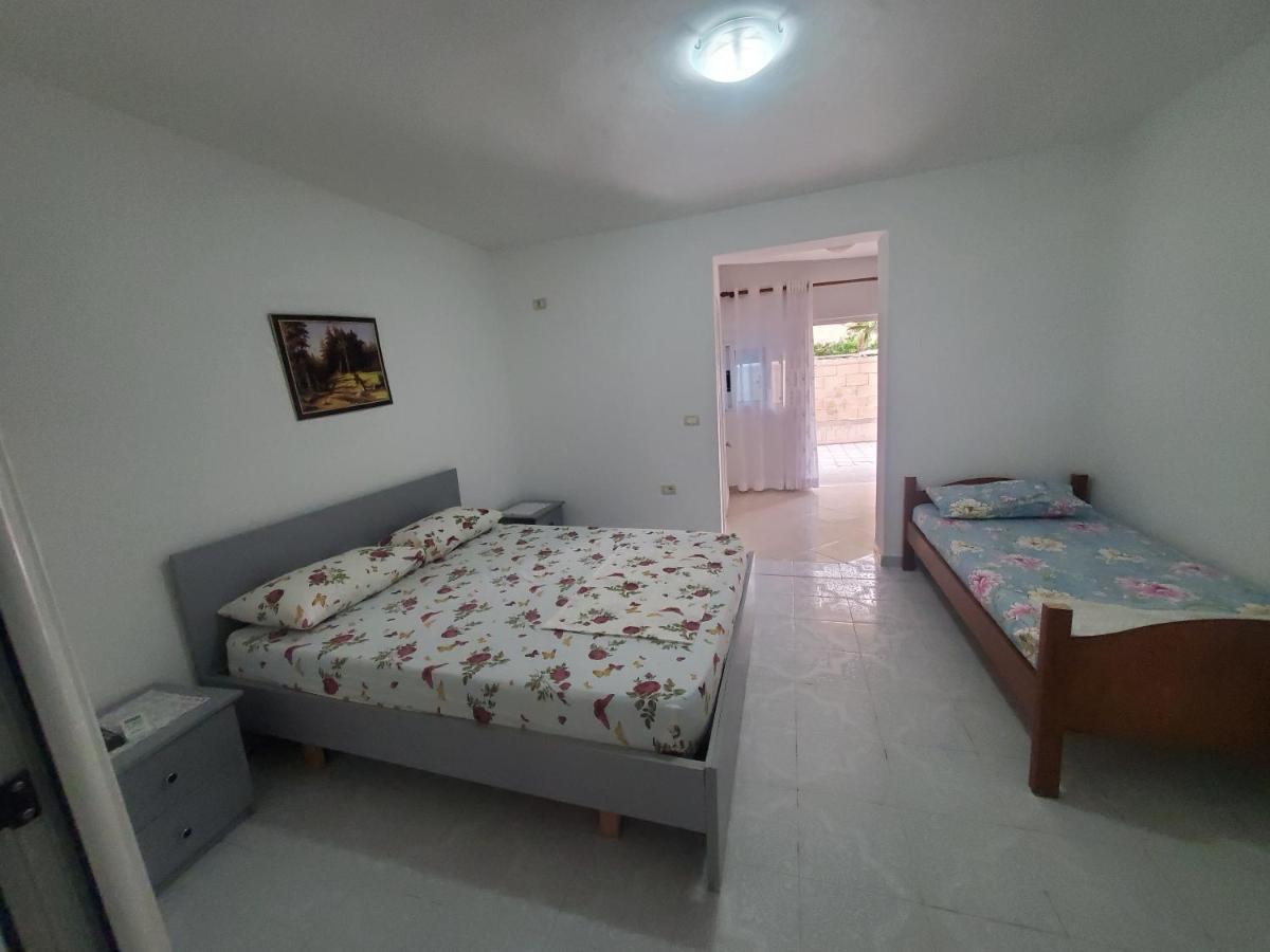 Guest House Vlore Ngoại thất bức ảnh