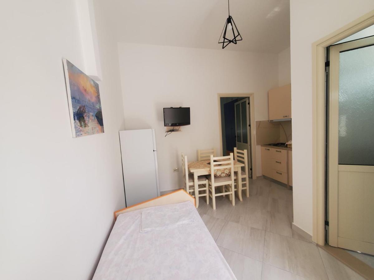 Guest House Vlore Ngoại thất bức ảnh