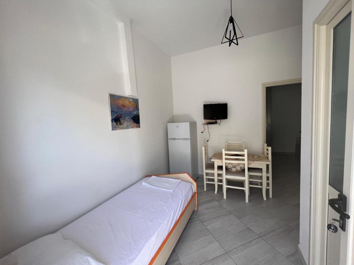 Guest House Vlore Ngoại thất bức ảnh