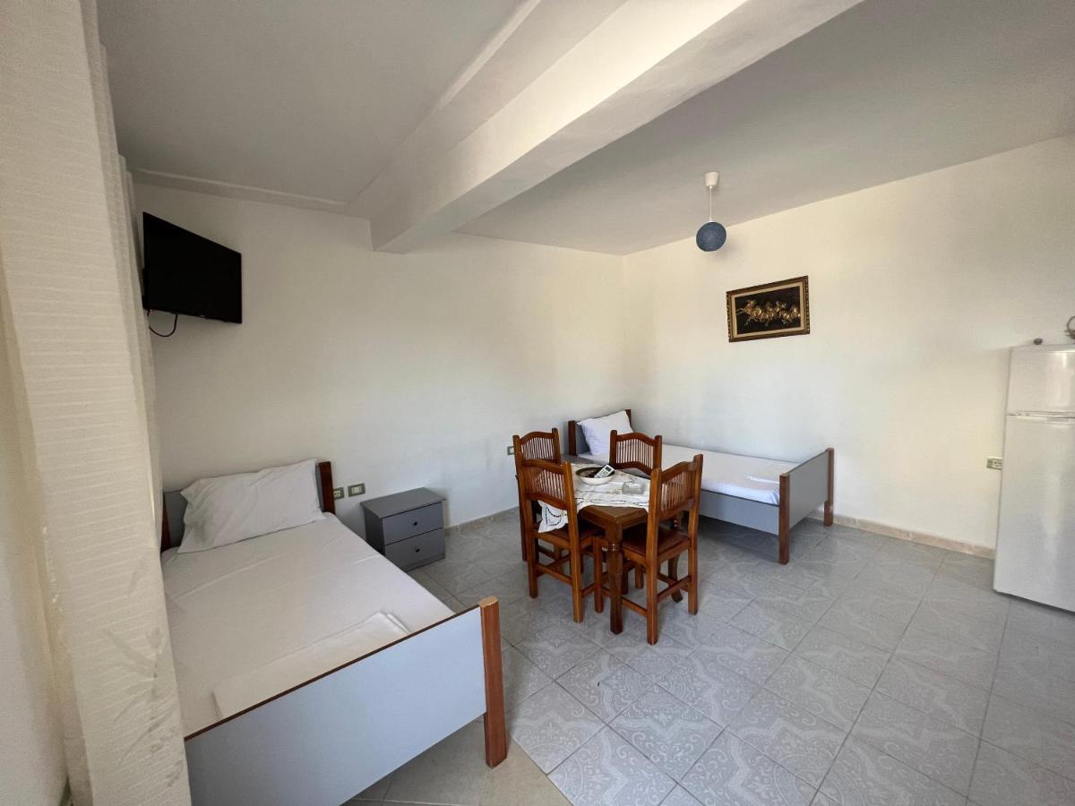 Guest House Vlore Ngoại thất bức ảnh