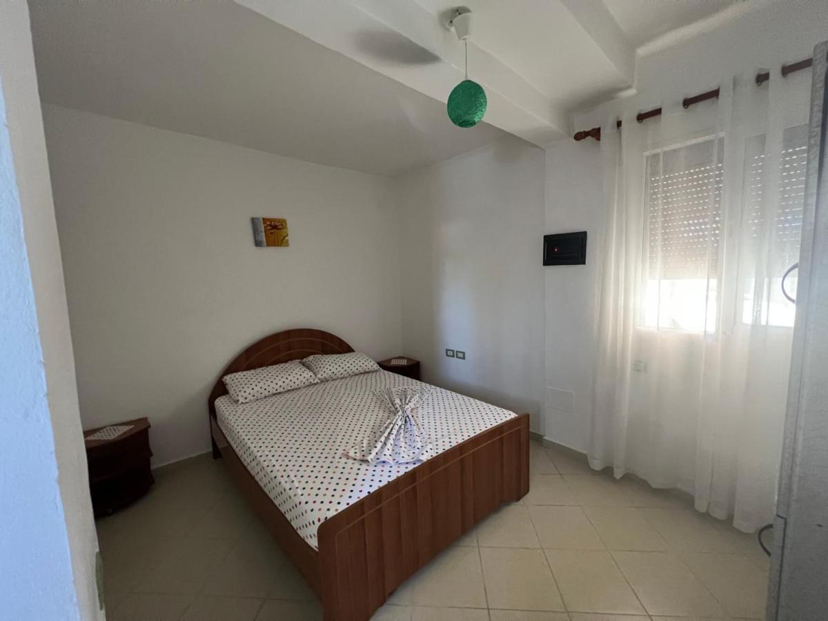 Guest House Vlore Ngoại thất bức ảnh